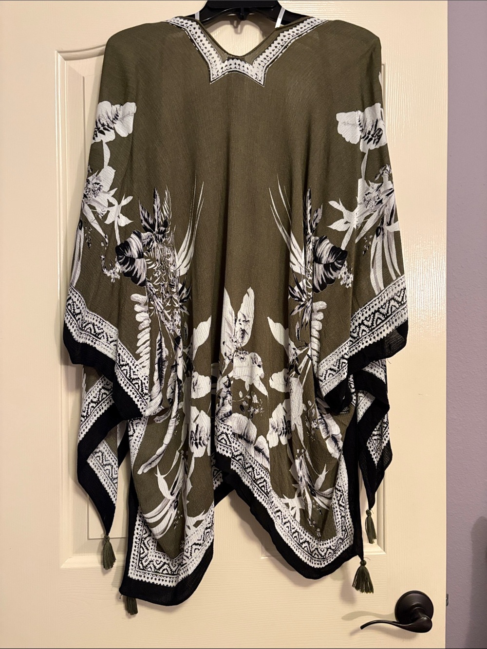 Vince Camuto Olive Wrap with White & black floral design - Picture 3 of 4